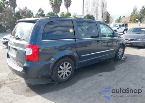 2013 Chrysler Town & Country Touring z USA, uszkodzony, nr VIN 2C4RC1BG6DR690878